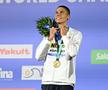 Președintele Klaus Iohannis a decis să îl decoreze pe David Popovici (17 ani), dublul campion mondial la natație, cu cea mai înaltă distincție a statului român, Ordinul Național „Steaua României” în grad de Cavaler.