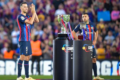 Sergio Busquets (stânga), la despărțirea de Barcelona/ foto: Imago Images