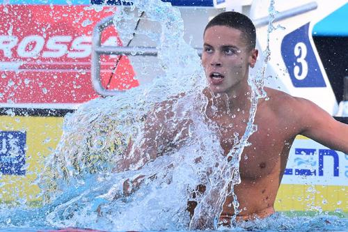 David Popovici (18 ani) a câștigat proba de 100 m liber la Sette Colli, Italia, cu un nou record al competiției # Andrei Anghel a terminat pe locul trei la 50 m spate.