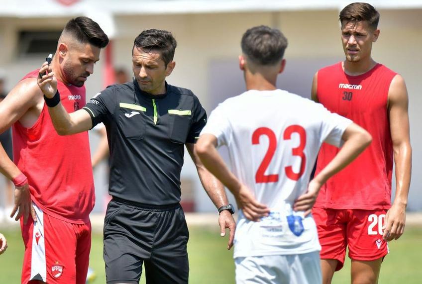 Ricardo Grigore, cu numărul 20, în echipamentul lui Dinamo