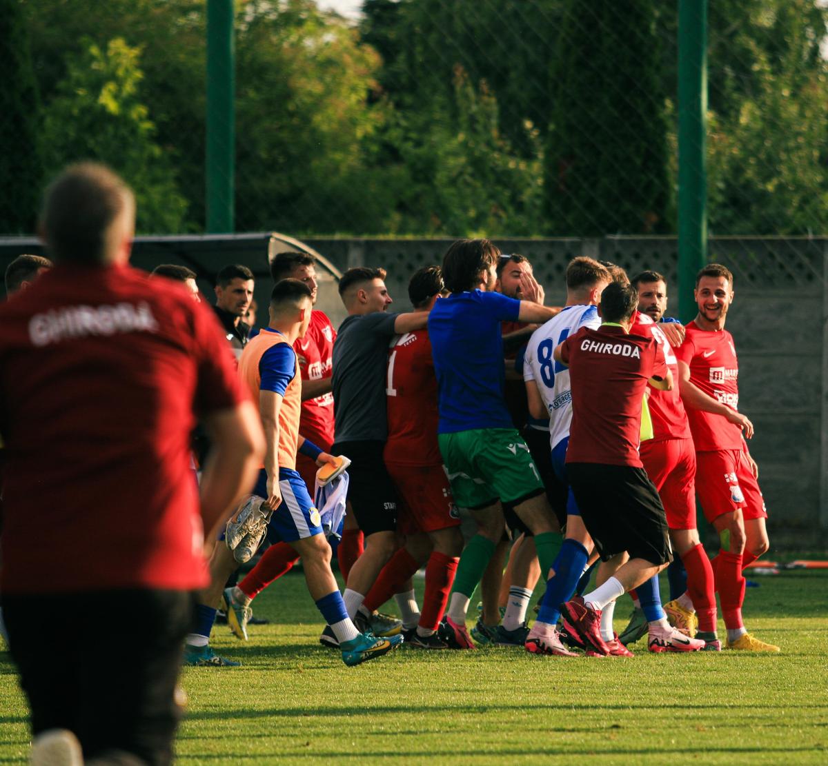 Imagini din sezonul promovării lui FC Bihor