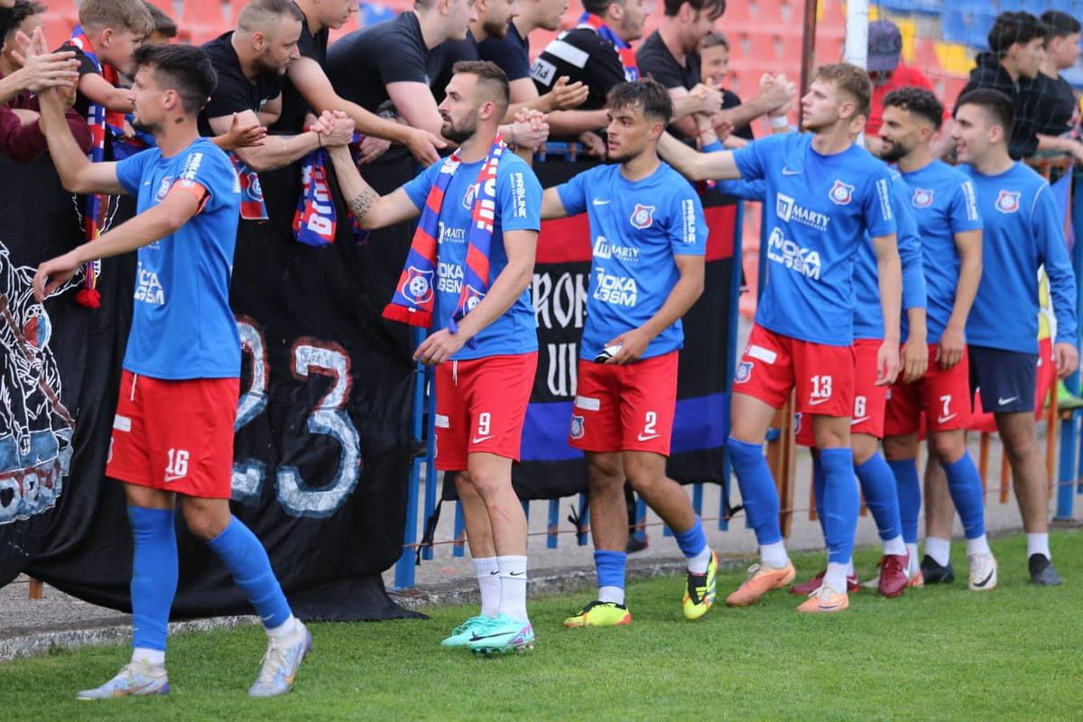 Conferință cu bucluc la echipa nou-aterizată în Liga 2 » Antrenorul a fost demis, președintele a pocit numele înlocuitorului: „Arago... zola”