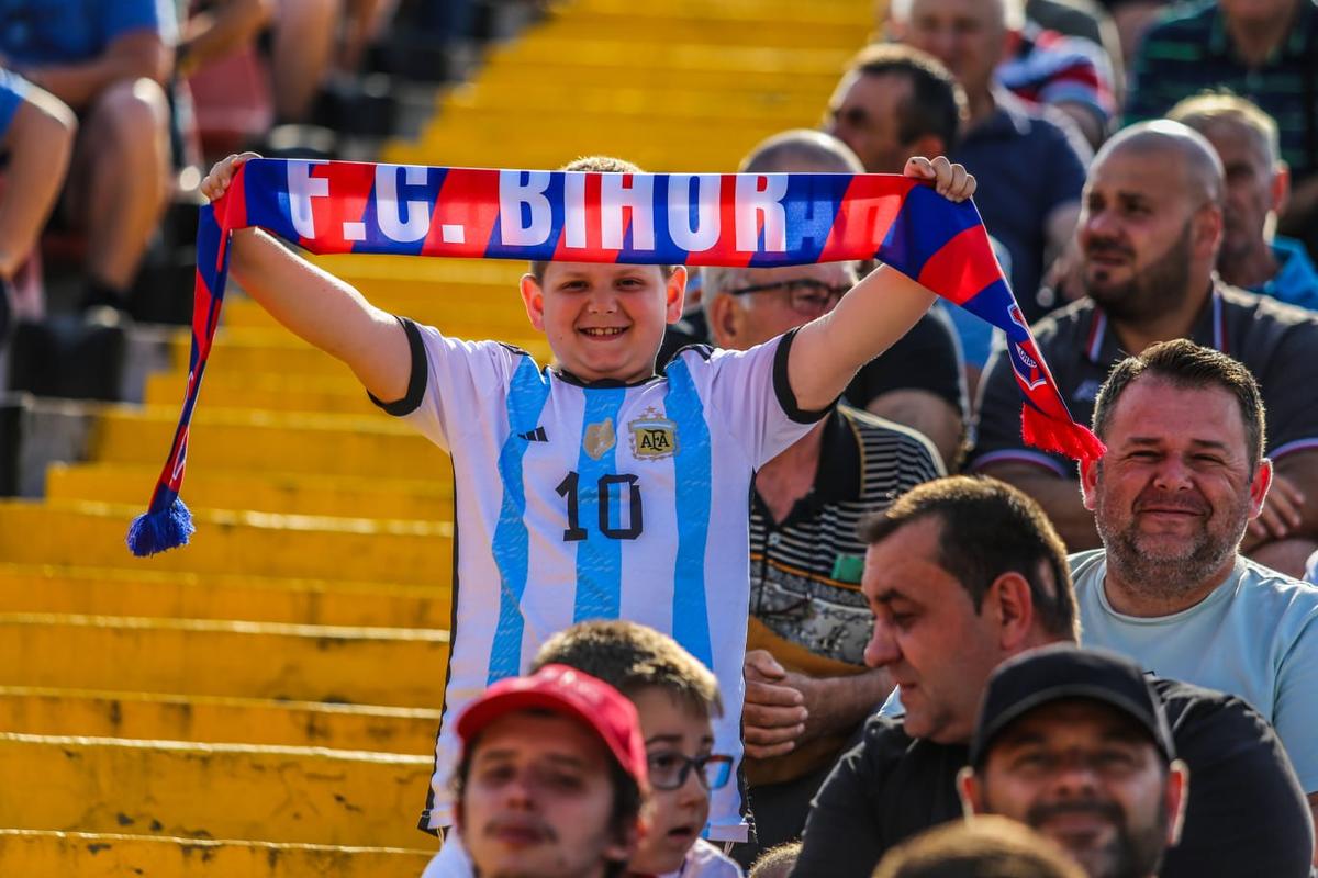 Imagini din sezonul promovării lui FC Bihor