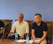 Președintele George Tătar, directorul tehnic Gustavo Aragolaza și psihologul sportiv Claudiu Damian (de la stânga la dreapta)