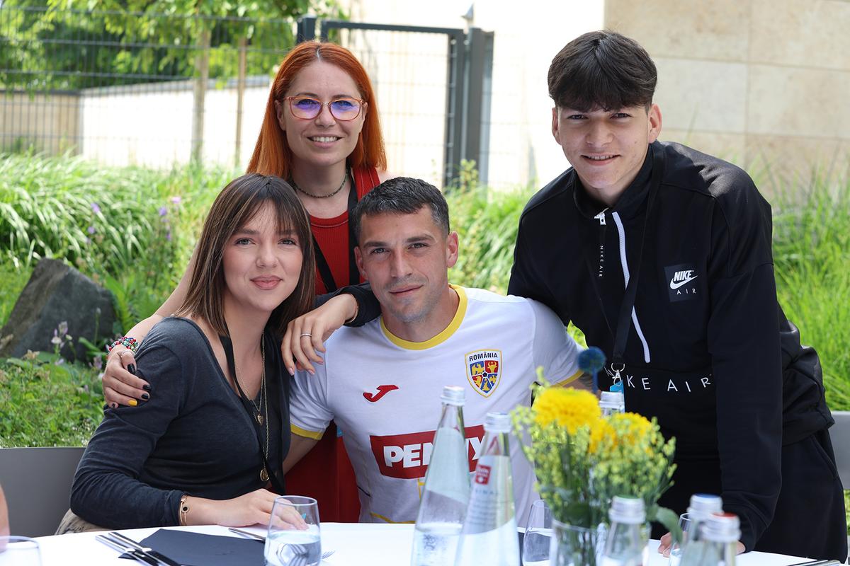 Echipa nationala (23 iunie) - soțiile și iubitele fotbaliștilor României, în cantonamentul din Germania