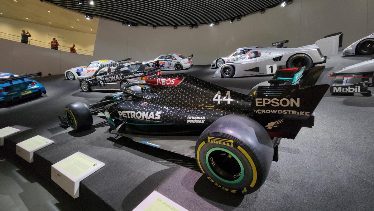 UIMITOR! Inovație, istorie, clasă și cai putere » Gazeta Sporturilor a vizitat colecția incredibilă de la Muzeul Mercedes-Benz
