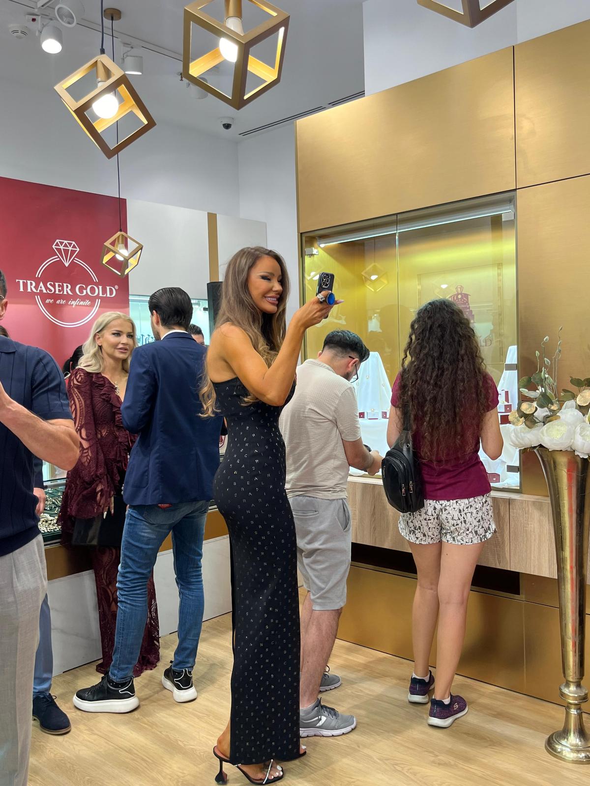 Rapid a lansat o serie de produse din aur cu o zi înainte de aniversarea clubului » Ce concurs au pregătit giuleștenii pentru fani