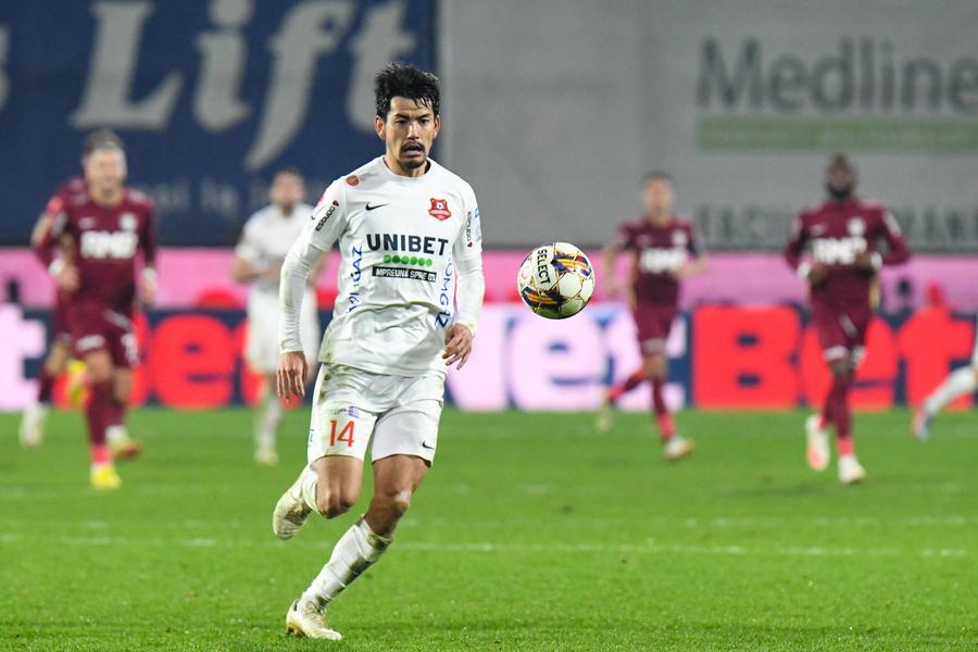 Mino Sota, fostul mijlocaș de la Hermannstadt Dinamo și Sepsi negociază cu fotbalistul care a plecat cu „lacrimi și regrete” din Superliga » Primă ofertă refuzată: vrea mai mulți bani