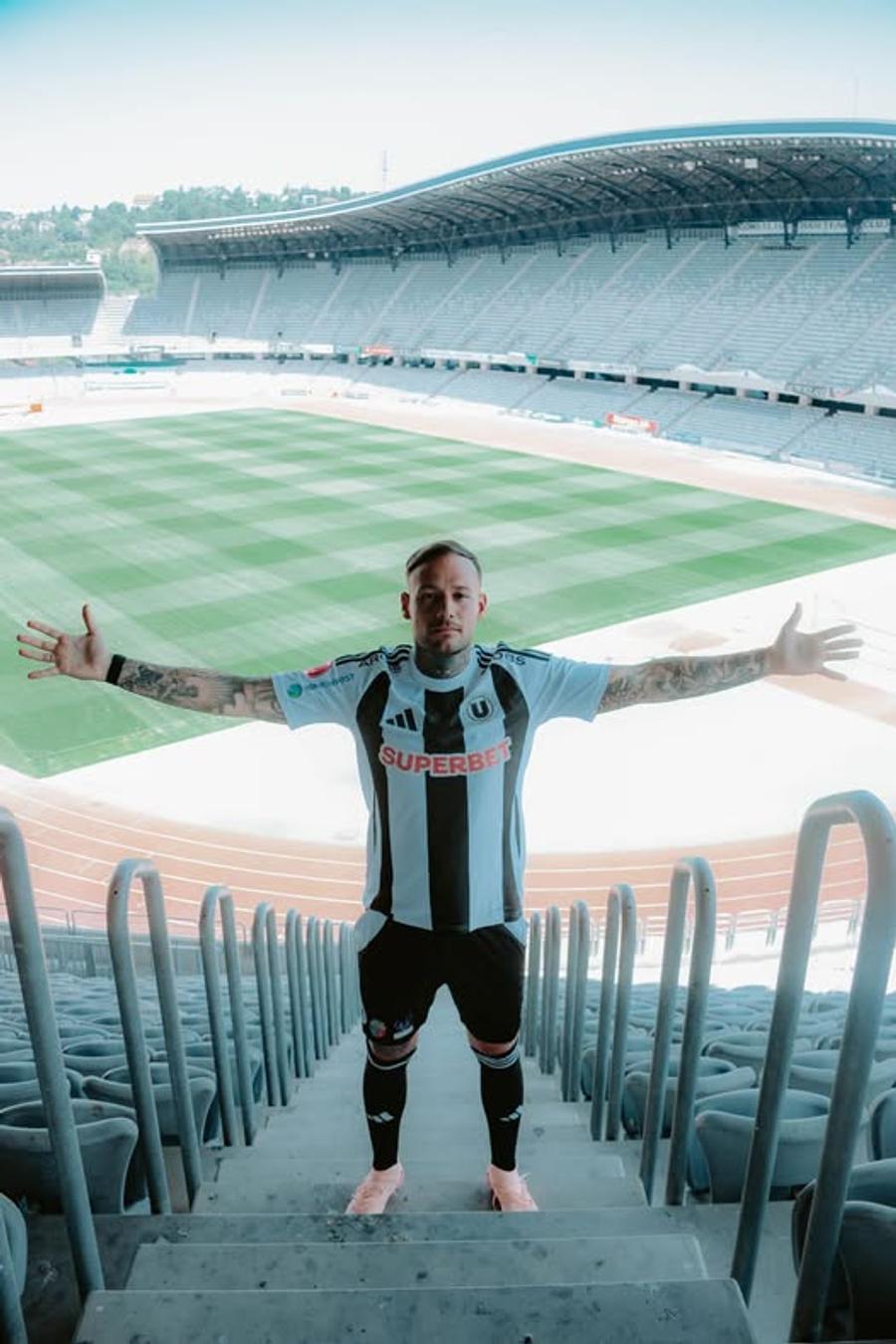 Alessandro Murgia este noul fotbalist al lui U Cluj. FOTO: Facebook @FC Universitatea Cluj S-a încheiat telenovela! Alessandro Murgia a ales și a semnat cu noua echipă: „Benvenuto!”