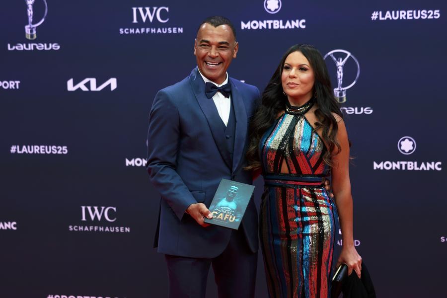 Cafu și Regina, iubita sa, foto: Guliver/gettyimages Cine a fost „Expresul”, jucătorul „cu două inimi” pe care TOȚI îl văd cel mai bun: „Fotbalul mi-a ucis primul născut, l-am dus pe brațe la spital. Am rămas și fără avere, și fără soție”