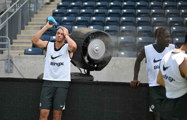 Cod roșu la Philadelphia! Jucătorii lui Chelsea s-au „topit” la 42 de grade Celsius