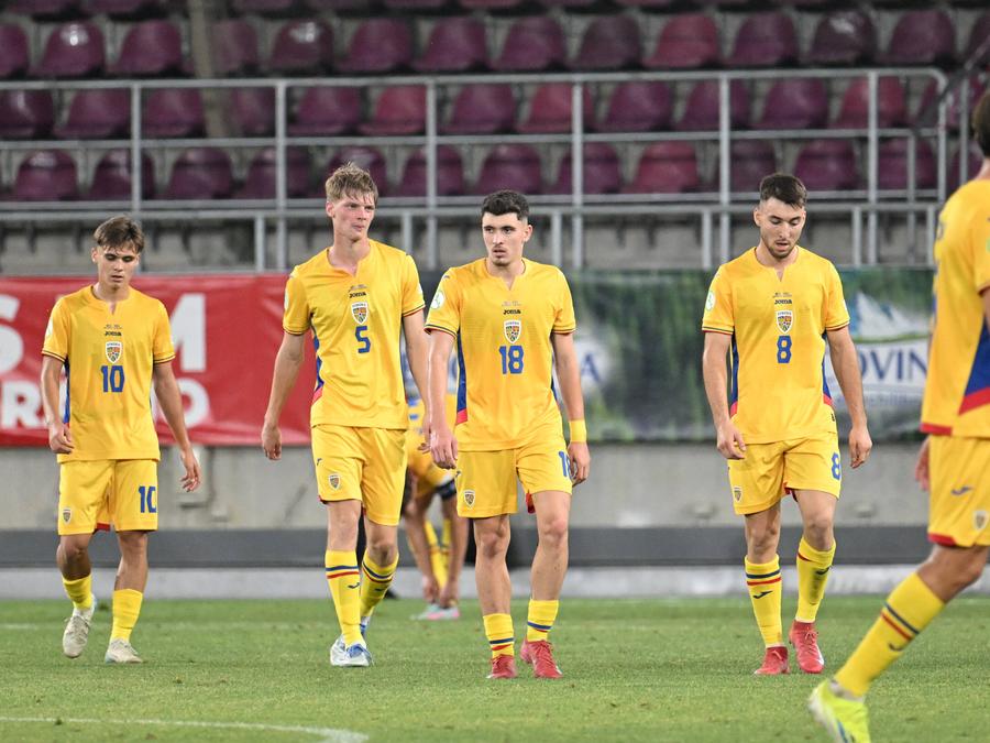 Emanuel Marincău (al doilea de la stânga la dreapta). FOTO: Imago Images Fotbalistul de la U19 remarcat de Ilie Dumitrescu: „Poate fi o variantă pentru prima reprezentativă”