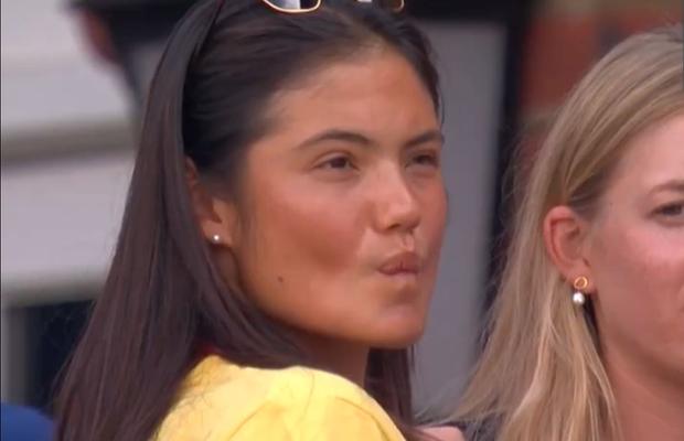 The Sun titrează, după apariția imaginilor virale: „Flirt la nivel înalt: Carlos Alcaraz o curtează pe Emma Răducanu”