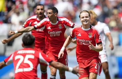 Surprize mari în Benfica - Bayern și Auckland - Boca Juniors » Al doilea joc a fost întrerupt timp de o oră