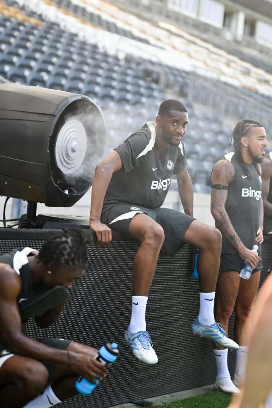 Jucătorii lui Chelsea, adepții pauzelor lungi și dese, la umbră Cod roșu la Philadelphia! Jucătorii lui Chelsea s-au „topit” la 42 de grade Celsius