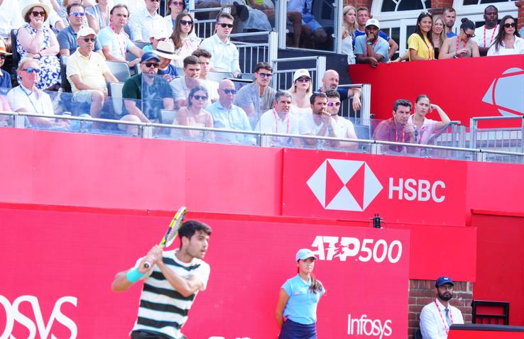 Emma Răducanu, urmărindu-l pe Carlos Alcaraz la ATP Queen's / Foto: Imago Images