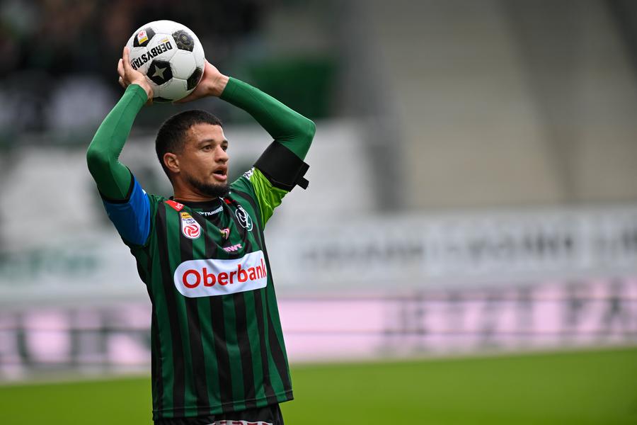 Dinamo s-a retras din cursa pentru Yusuf Maart // FOTO: Imago Images S-a aflat acum: pe cine voia să aducă Kopic la Dinamo » Transfer picat după instalarea lui Nuno Campos