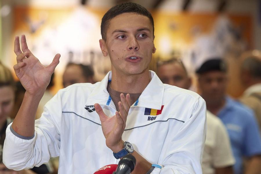 David Popovici David Popovici, întâlnire specială cu Papa Leon al XIV-lea » Ce cadou i-a oferit campionul olimpic