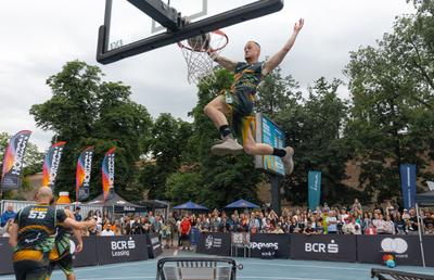 Vara începe cu sport și distracție în Parcul Obor » 500 de jucători participă la Sport Arena Streetball + FIBA 3x3 Women’s Series