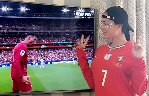 Georgina s-a pozat doar în ... tricou pentru a sărbători live golurile lui Cristiano Ronaldo! » Fotografia devenită virală