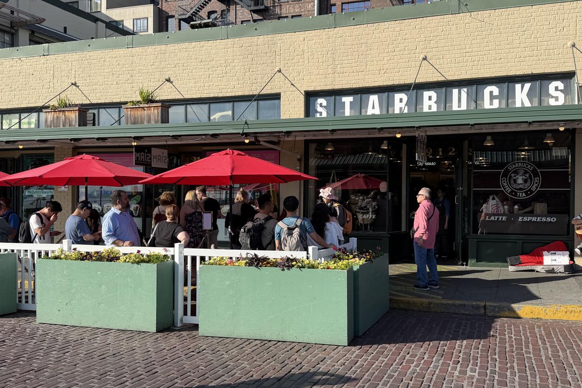 Bun venit în capitala cafelei din Statele Unite! » Orașul cu peste 1.600 de cafenele. Cum arată primul Starbucks din lume