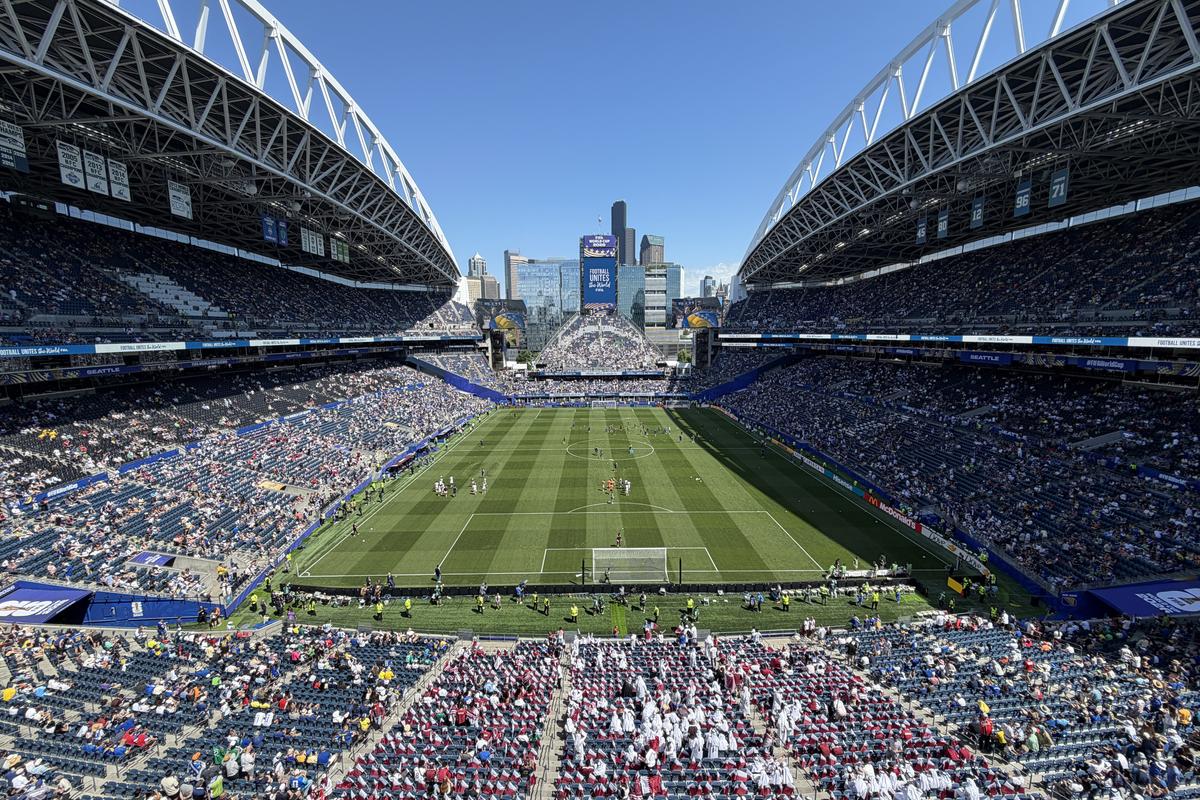 Imagini cu stadionul din Seattle