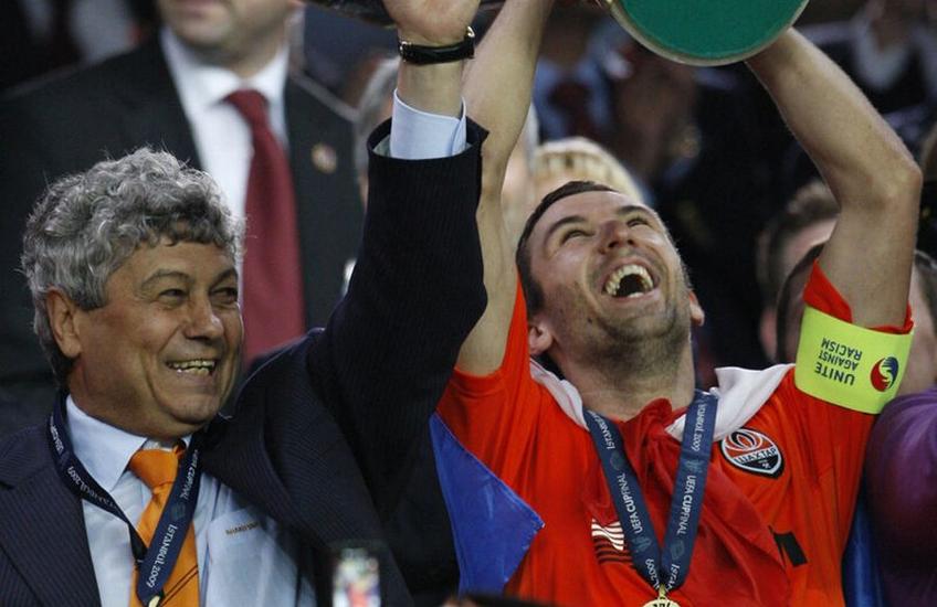 Fostele glorii ale lui Dinamo Kiev, Blohin și Belanov, sunt scandalizate de aducerea lui Mircea Lucescu, contestat violent, de la bun început, de ultrași.