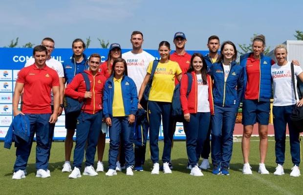Zâmbete în haine tricolore » Sportivi calificați la Tokyo au prezentat echipamentul pentru JO de anul viitor, în ziua în care ar fi trebuit să înceapă Olimpiada