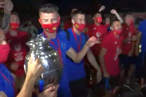 Fotbaliștii lui FCSB s-au alăturat suporterilor și au scandat împotriva ungurilor după meciul cu Sepsi