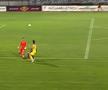 FOTO Fază rară în fotbal! Gafă uriașă făcută de portarul împrumutat de FCSB în Liga 2