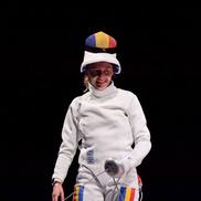 Ana Maria Popescu, în finala de la spadă, cu Sun Yiwen, la Jocurile Olimpice
(foto: Raed Krishan - Tokyo)