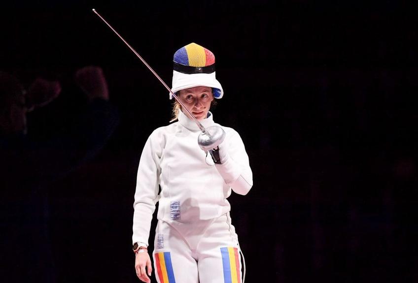 Ana Maria Popescu, în finala de la spadă, cu Sun Yiwen, la Jocurile Olimpice (foto: Raed Krishan - Tokyo)