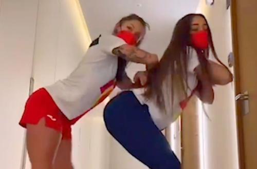 Roxana Popa (stânga) și Marina Gonzalez (dreapta)