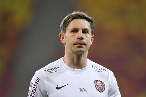 În minutul 68 al meciului Academica Clinceni - CFR Cluj, Ciprian Deac (35 de ani), mijlocașul campioanei, a făcut un penalty stupid. Până la final, Deac și-a reparat eroarea.
