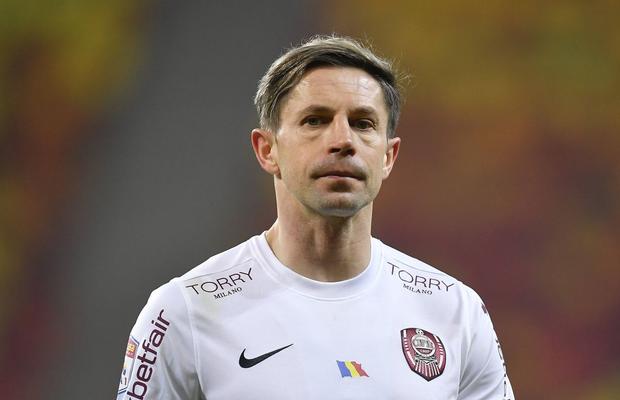 „Ce a fost în mintea lui?! A uitat că e în careu?” » Penalty incredbil făcut de Deac