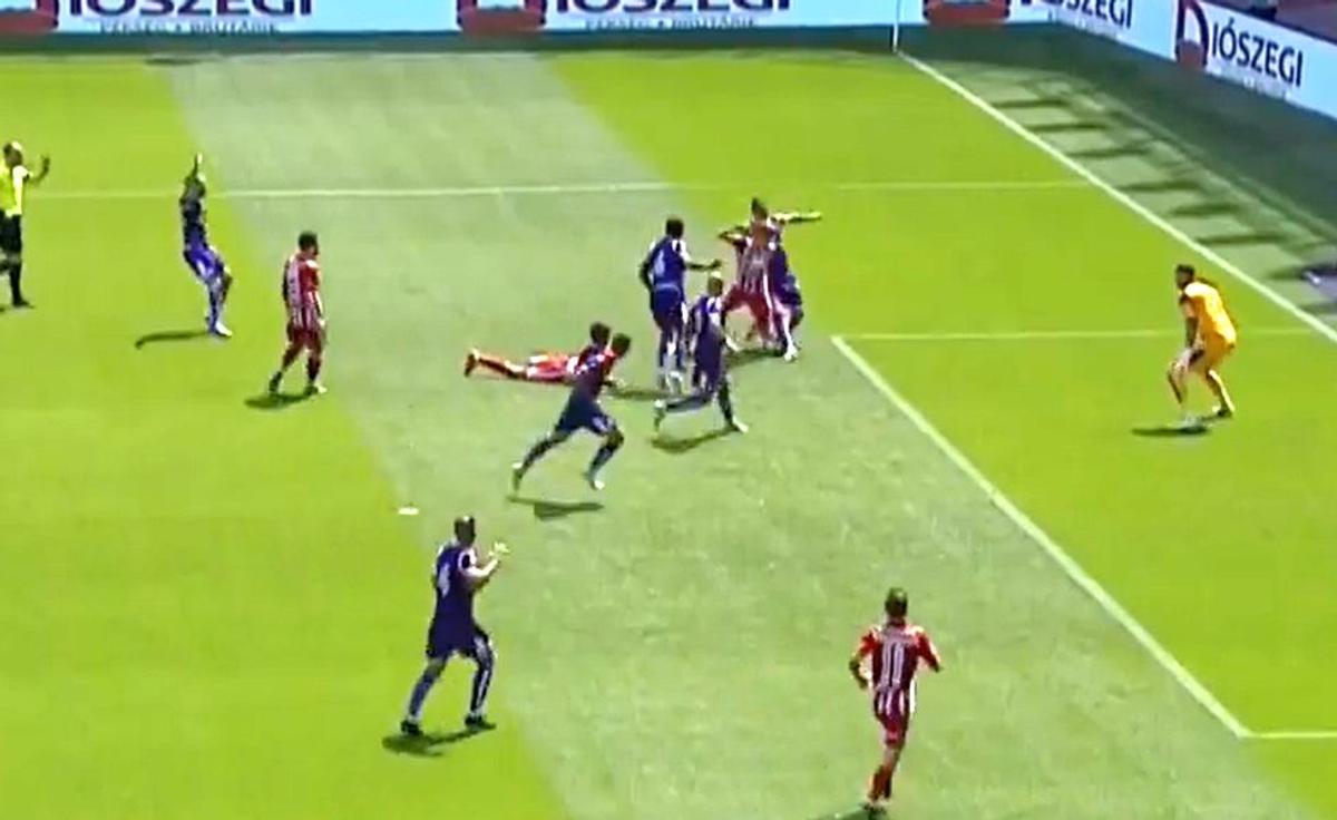 Fază complicată în Sepsi - FC Argeș » Fără VAR, arbitrul s-a descurcat excelent