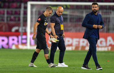 Emoții mari la FCSB! Darius Olaru a ieșit accidentat, după doar 30 de minute petrecute în teren » Pierde ciocnirea cu Saburtalo?