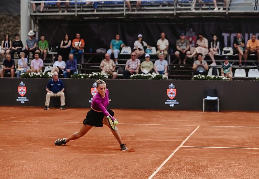 Ana Bogdan într-un meci de la Iași Foto BCR Iași Open Ana Bogdan, radiografia unui succes așteptat: „A învățat să câștige anumite momente importante ale partidelor” + Felicitată de Lindsey Vonn!