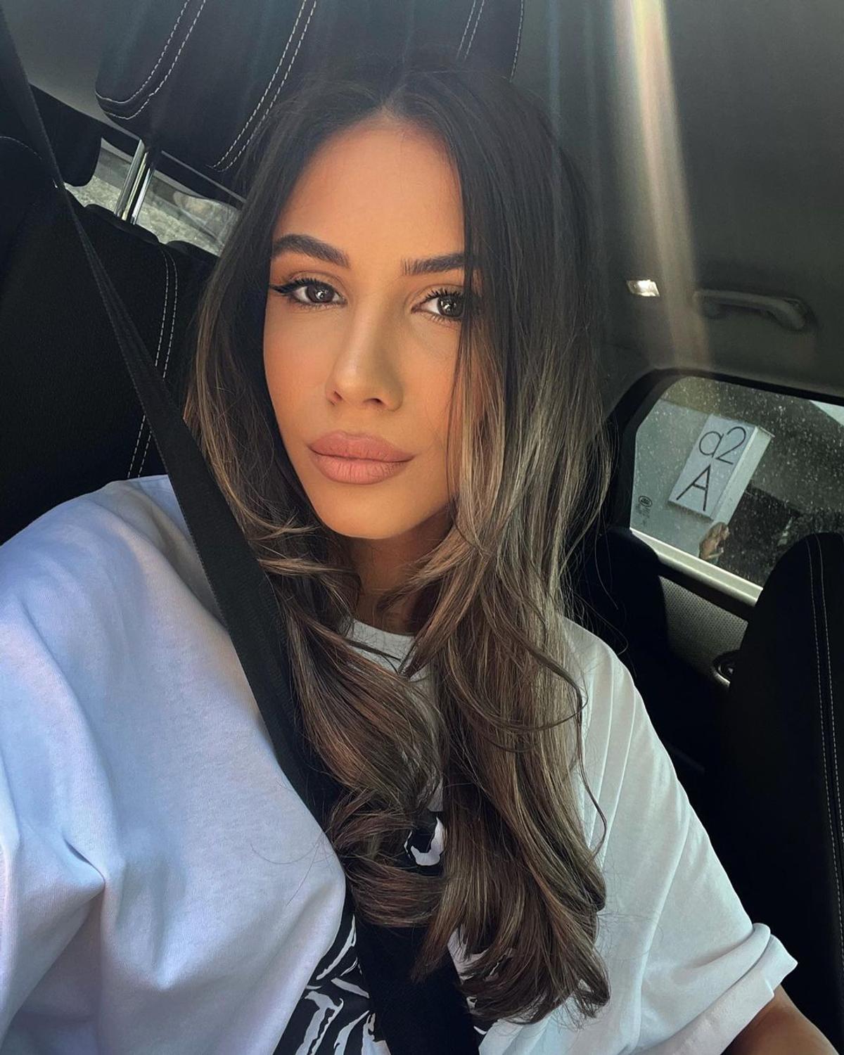 Fiica lui Marius Șumudică, ședință foto de poveste pe Instagram, într-o rochie roșie: „Miss Turcia”
