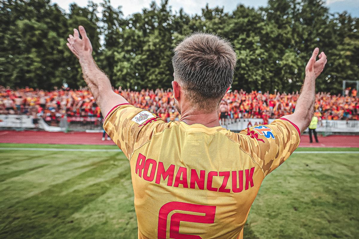 Deplasarea anului în Liga Campionilor » Ultrașii polonezi au umplut stadionul adversarei