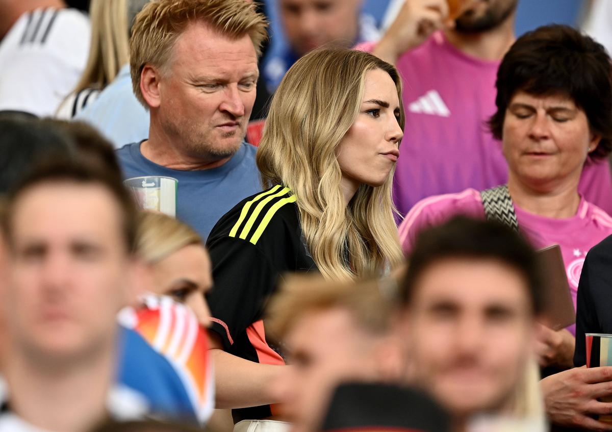 Petrecere în castel! Manuel Neuer s-a recăsătorit în Italia cu o handbalistă mai tânără cu 14 ani