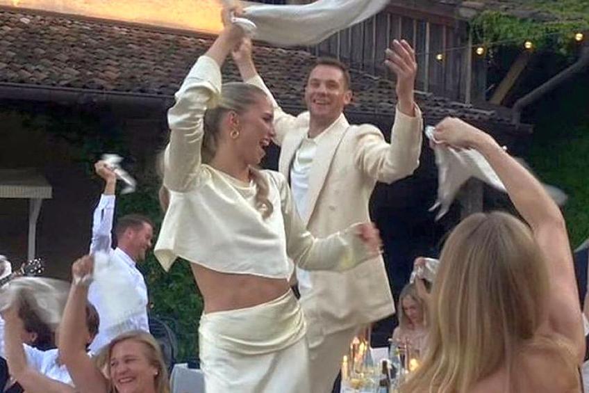 Manuel Neuer și Anika Bissel s-au însurat