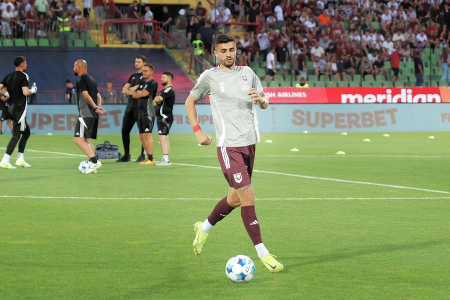 Grigore Turda, la antrenamentul de la începutul meciului Grigore Turda, concluzie după victoria cu Craiova: „E puțin frustrant scorul”. Cum împarte șansele pentru calificare