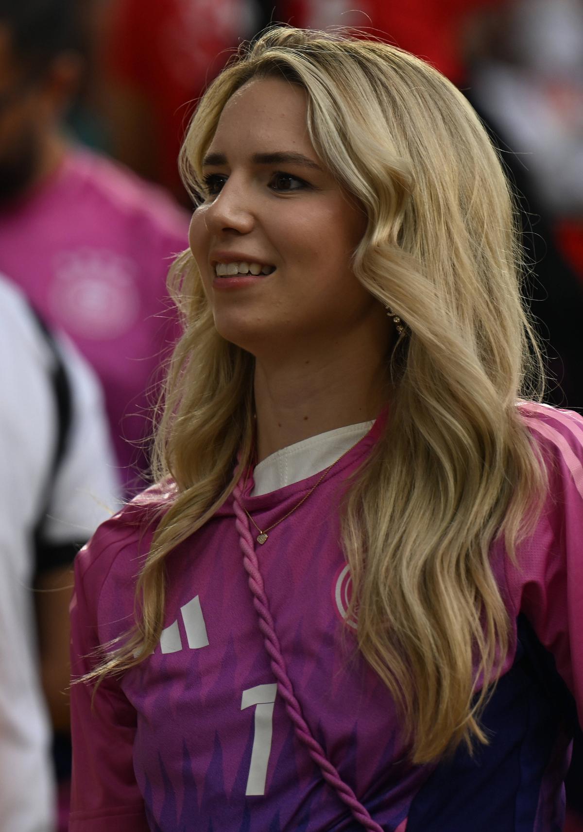Nuntă Anika Bissel și Manuel Neuer
