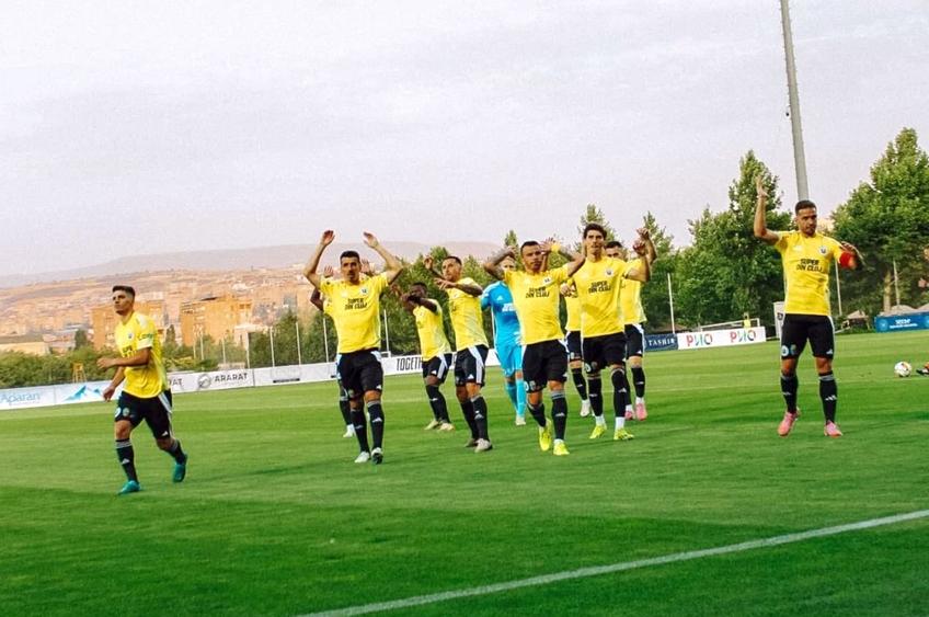 Echipamentul îmbrăcat astăzi de jucătorii lui U Cluj // foto: Facebook @ FC Universitatea Cluj