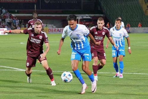 Ștefan Baiarama, în acțiune în FK Sarajevo - Universitatea Craiova // foto: Andrei Furnigă (GSP)