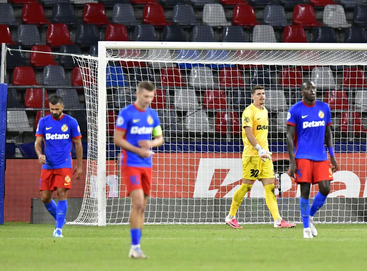 Imagini de la finalul meciului FCSB - Auda