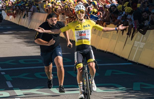 Tadej Pogacar a spulberat timpul lui Marco Pantani pe Alpe d’Huez