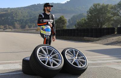 Porsche 911 Carrera echipat din fabrică cu anvelope Hankook Ventus S1 Evo Z