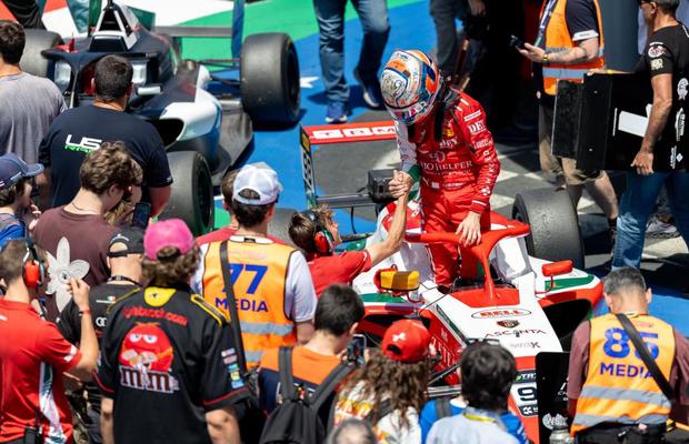 Românul care uimește Italia! David Cosma Cristofor atacă etapa de la Mugello după opt podiumuri în nouă curse